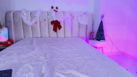 Estrella online show from December 16, 12:00 pm