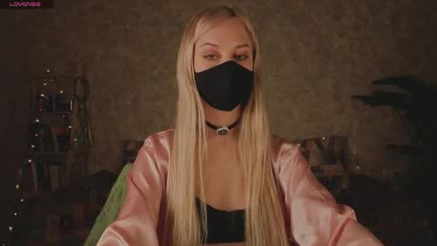 Sophia online show from March 27, 9:48 pm