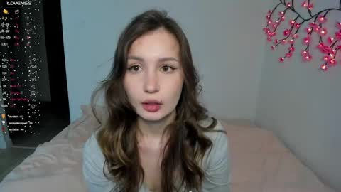 Tiia online show from April 16, 9:39 pm