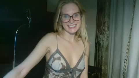 Snapshot of eva2323 chatting on January 21, 5:41 pm eva2323 online show from January 21, 5:41 pm