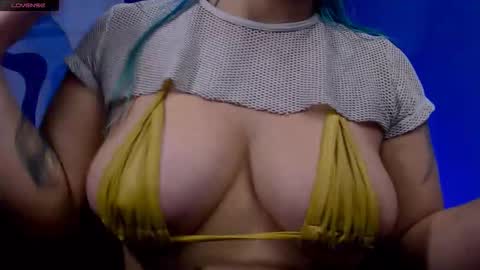 Snapshot of eva_brooks1 chatting on October 21, 3:27 pm Iris Smile independent model online show from October 21, 3:27 pm