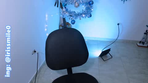 Snapshot of eva_brooks1 chatting on December 6, 12:34 am Iris Smile independent model online show from December 6, 12:34 am