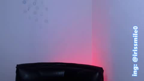 Snapshot of eva_brooks1 chatting on February 18, 11:19 pm Iris Smile independent model online show from February 18, 11:19 pm