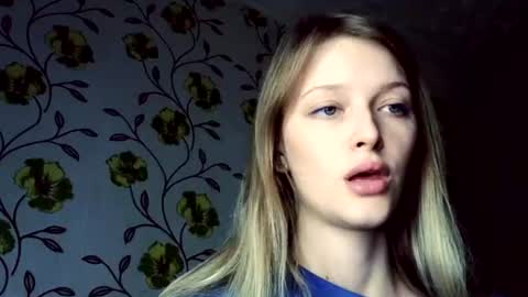 Evvie online show from June 29, 2:06 pm