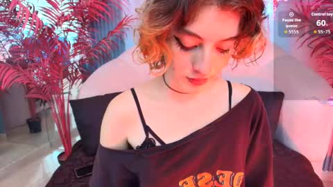 Snapshot of eva_halsey chatting on September 8, 8:19 pm E V A online show from September 8, 8:19 pm