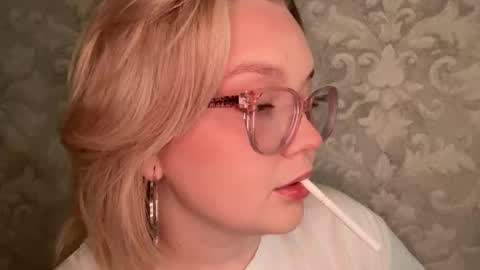 Snapshot of eva_kittenn chatting on September 29, 6:13 pm eva_kittenn online show from September 29, 6:13 pm