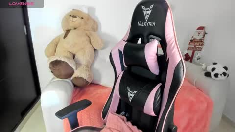 Eva   online show from December 6, 3:41 am