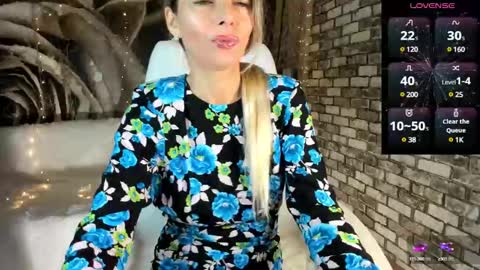 Snapshot of eva_melow chatting on December 6, 7:00 pm Eva online show from December 6, 7:00 pm
