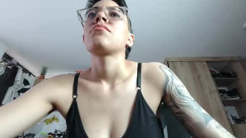 Eva cute online show from June 17, 12:50 pm