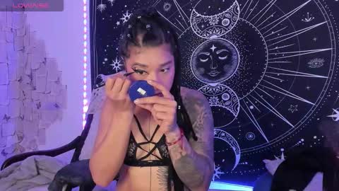 Eva  online show from November 6, 9:04 am