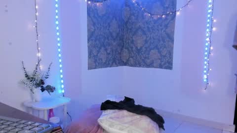 Eva  online show from March 29, 9:30 am