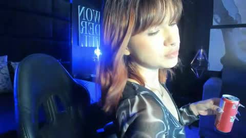 MISS EVY online show from April 19, 3:39 am