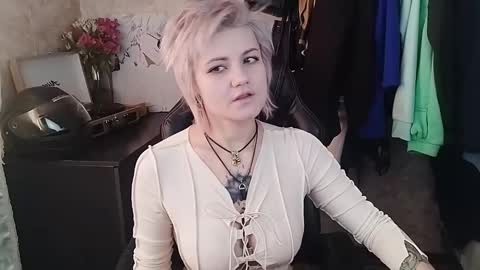Snapshot of evabrownie chatting on February 21, 9:23 am Eva Brownie online show from February 21, 9:23 am