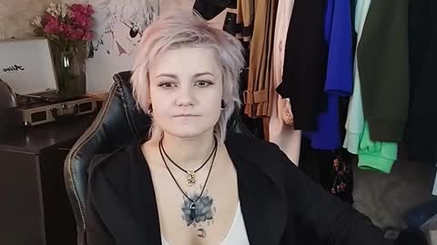 Snapshot of evabrownie chatting on February 19, 10:34 am Eva Brownie online show from February 19, 10:34 am
