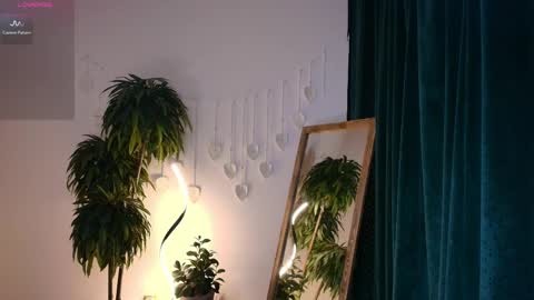 Eva  online show from April 18, 3:42 am