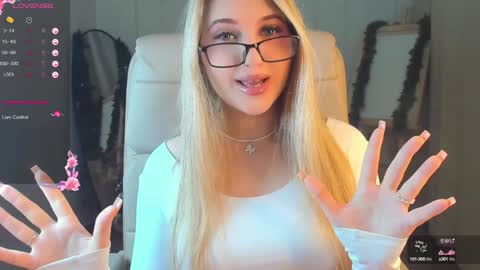 Eva  online show from December 22, 2:39 am