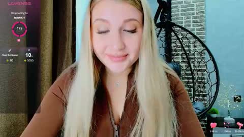 Eva  online show from September 18, 2:54 am