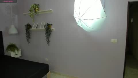 evahalston online show from March 4, 5:00 am