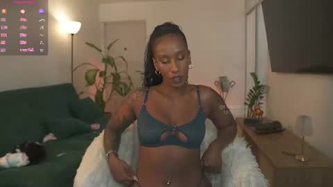 evajacksss_ online show from June 10, 7:12 pm