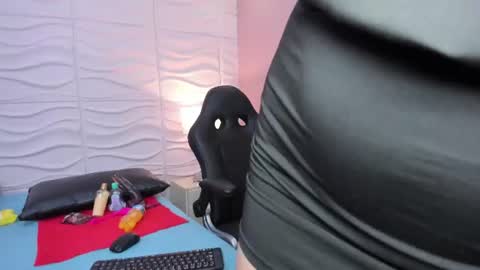   online show from July 28, 12:12 pm