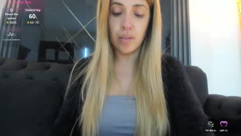 Snapshot of evaloviaa_ chatting on September 22, 1:31 pm Eva online show from September 22, 1:31 pm