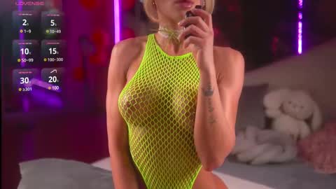 Snapshot of evaorion_ chatting on February 26, 10:11 pm evaorion_ online show from February 26, 10:11 pm