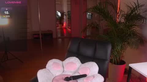 evaorion_ online show from October 27, 9:53 pm