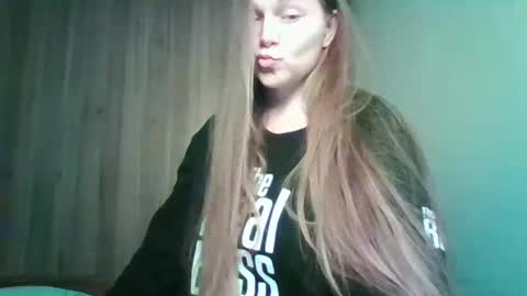 evasapples2026 online show from February 3, 6:45 pm