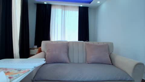  EVA LUNA online show from February 27, 5:46 pm