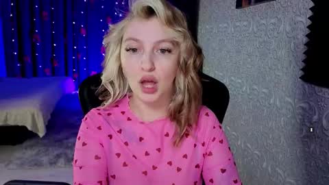 evavibe online show from February 15, 5:56 pm