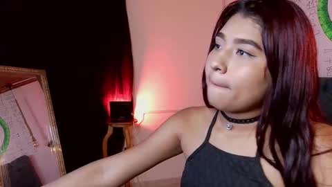 evelin_jones18 online show from March 21, 8:19 am