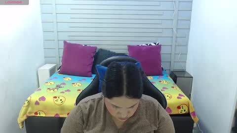 evelin zaens online show from February 9, 4:14 am