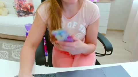 evelove online show from February 24, 10:47 am