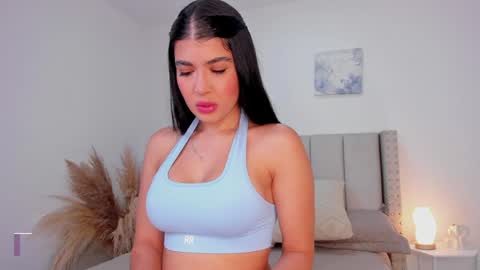 Snapshot of evelyn_montoya chatting on February 26, 12:41 am Evelyn online show from February 26, 12:41 am