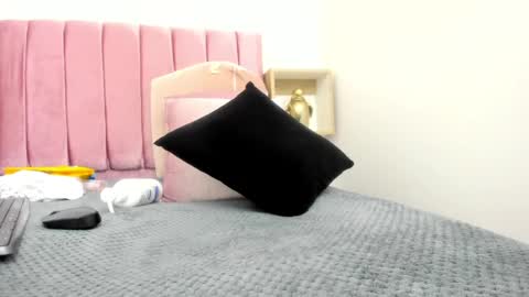 evelyn_morgan1 online show from January 19, 6:31 am