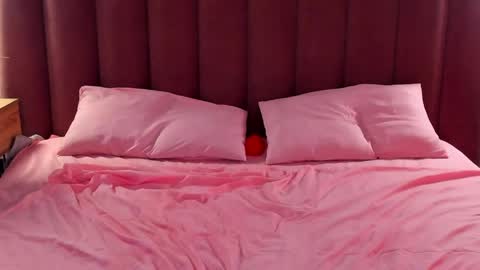 Evelyn online show from April 7, 5:09 am