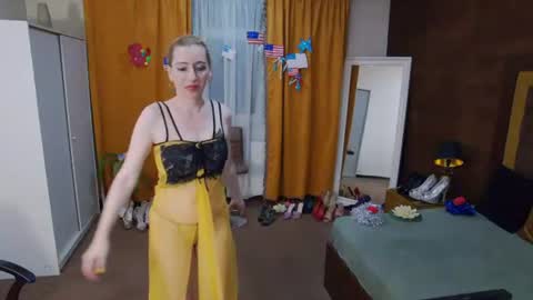 evelynreagan online show from August 3, 9:04 am