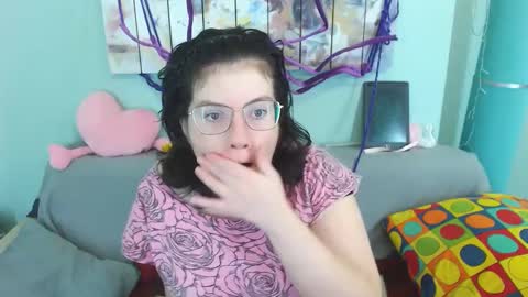 Everly online show from December 20, 5:08 pm