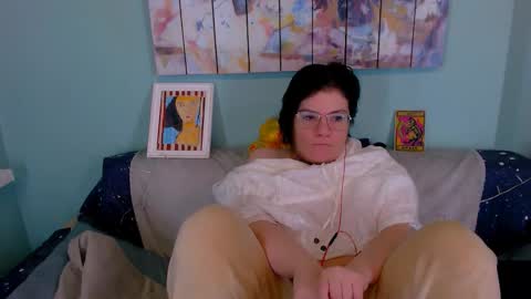 Everly online show from February 2, 3:16 am