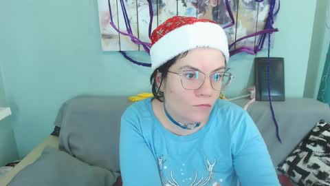 Everly online show from December 25, 4:54 pm