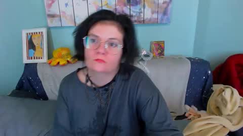 Everly online show from January 10, 4:11 pm