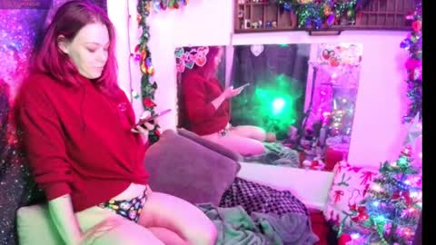 Evie online show from December 13, 8:32 am