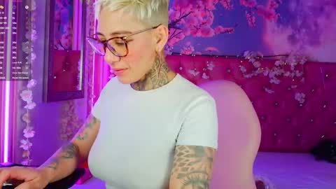 everlyn_sexx online show from May 27, 2:47 pm