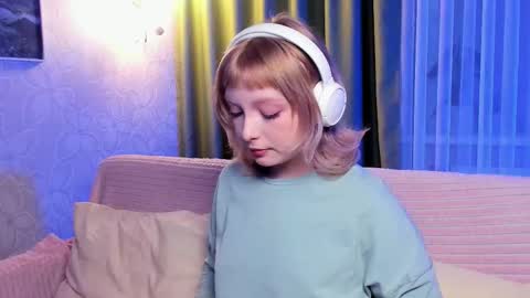 Snapshot of eves_eyes chatting on October 21, 11:25 am Forget me not eve on CB online show from October 21, 11:25 am