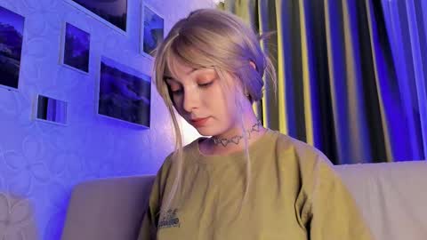 Snapshot of eves_eyes chatting on September 11, 10:37 am Forget me not eve on CB online show from September 11, 10:37 am