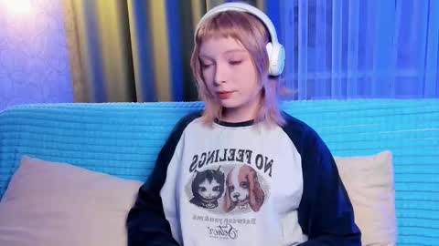 Snapshot of eves_eyes chatting on October 23, 1:17 pm Forget me not eve on CB online show from October 23, 1:17 pm