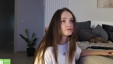 evi_woow online show from October 28, 9:08 pm