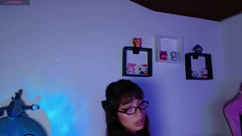 Evie Cloud online show from January 6, 5:11 am