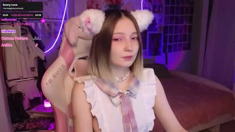 Evie online show from October 2, 9:09 pm