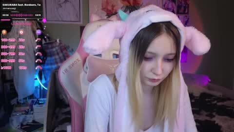 Evie online show from February 3, 8:13 pm